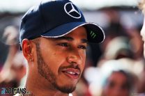 Hamilton extends deal to race for Mercedes F1 team in 2019 and 2020