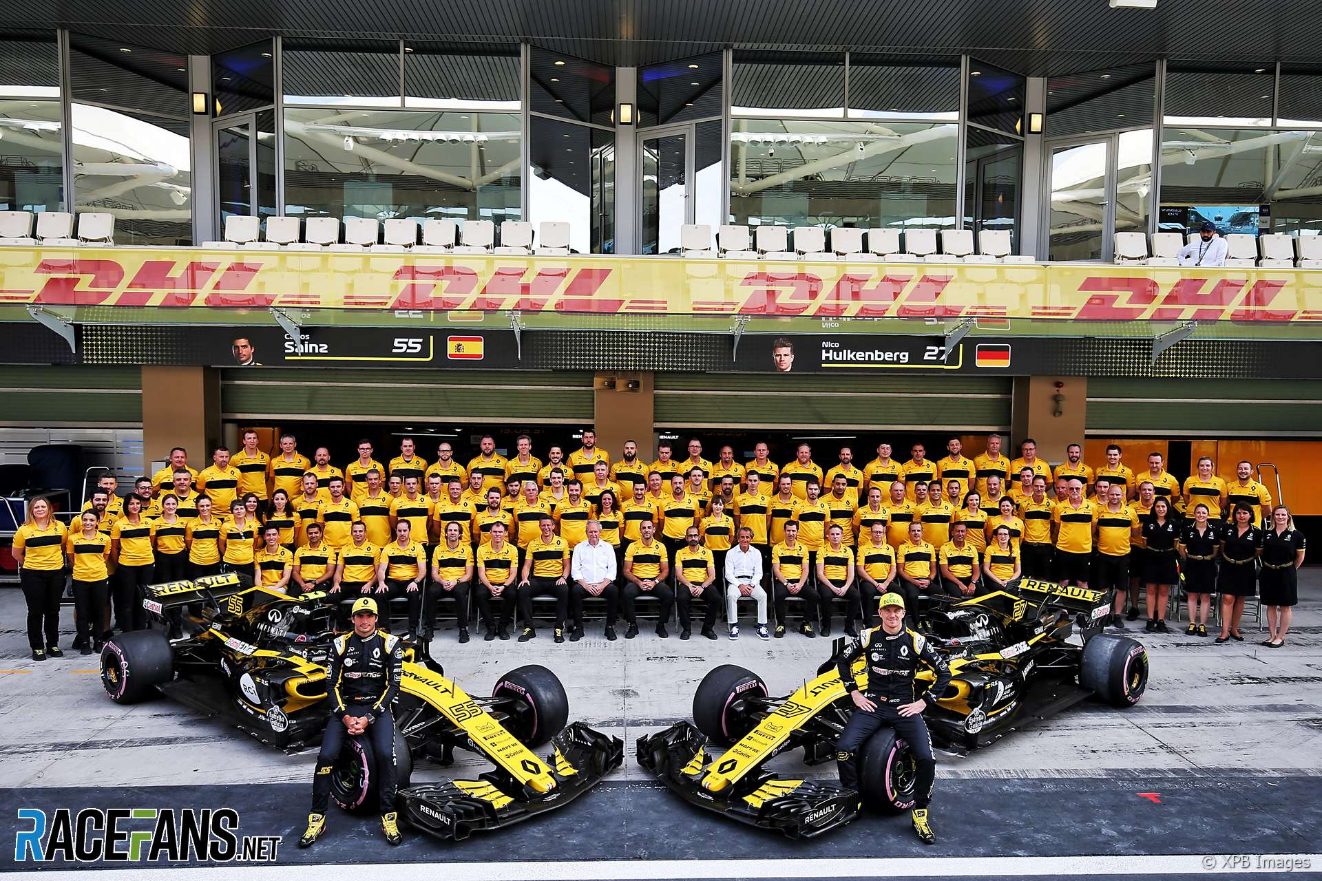 Renault F1 team photograph, Yas Marina, 2018