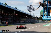 F1 restores traditional chequered flag signal after light panel error at Suzuka