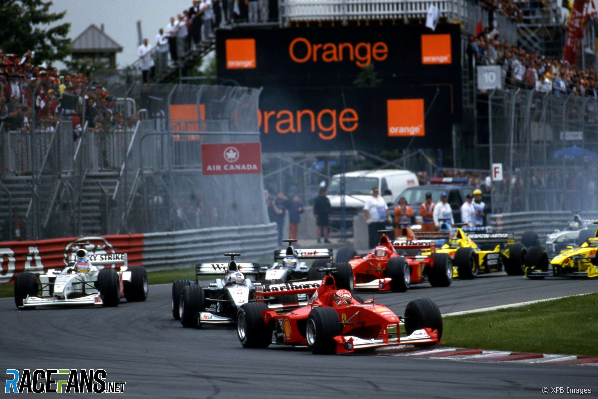 Start, Circuit Gilles Villeneuve, 2000