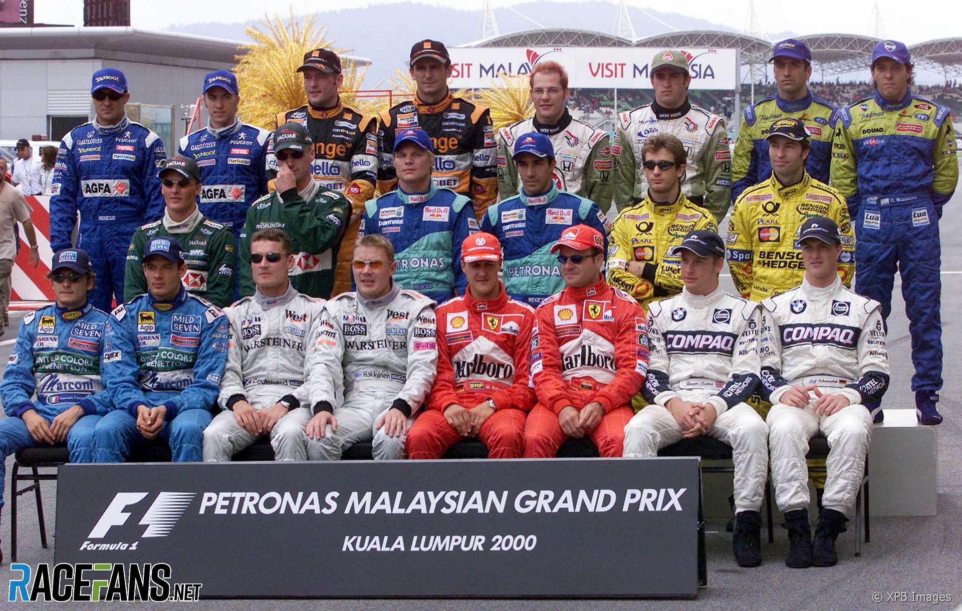 F1 drivers end-of-season photograph, 2000