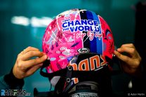 Vettel reveals special helmet to “get us all thinking about our oceans”