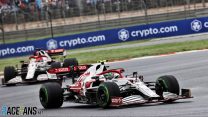 Alfa Romeo fail to score again as Giovinazzi ignores order to let Raikkonen past