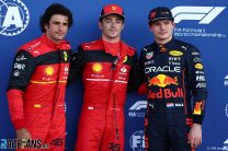 (L to R): Carlos Sainz Jr, Charles Leclerc, Ferrari; Max Verstappen, Red Bull; Miami International Autodrome, 2022