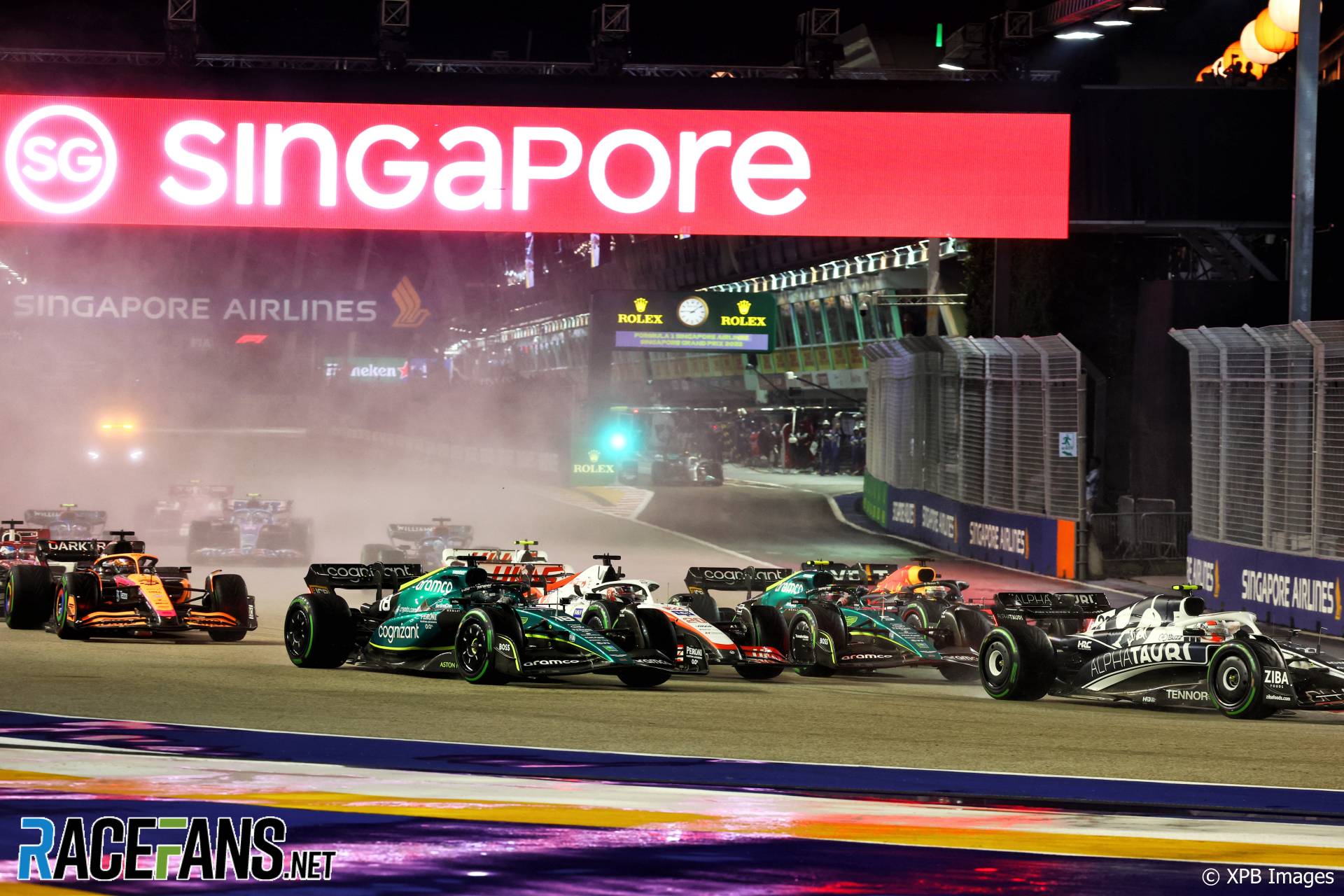 Race start, Singapore, 2022