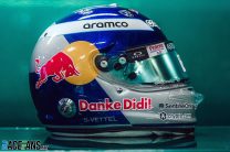 Vettel pays tribute to “great inspiration” Mateschitz with Red Bull helmet